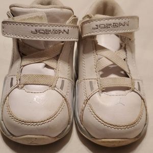 Size 3 toddler air jordans